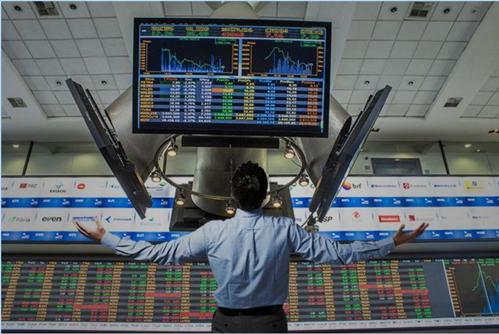 A股盘前播报 | 特朗普计划对芯片征收100%关税,苹果(AAPL.US)追加1000亿投资