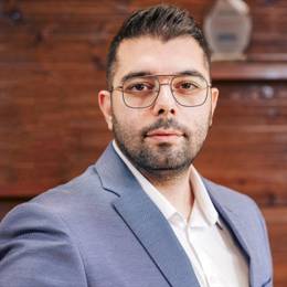 交警护送身体不适考生顺利赴考